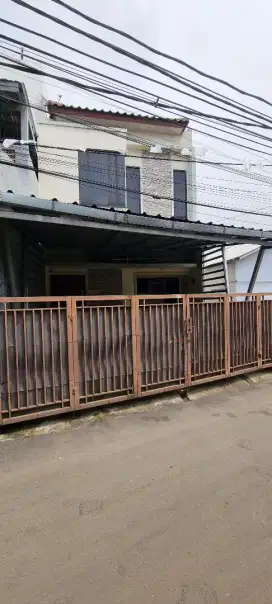 Dijual Rumah asri dan nyaman di Pejaten Jakarta Selatan