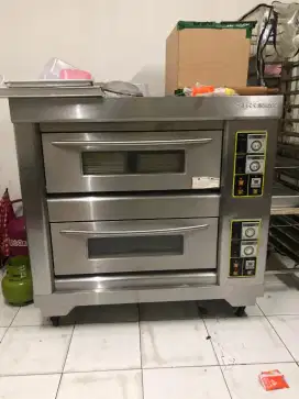 Jual oven 2 deck, mixer,pembagi adonan,pemotong roti tawar