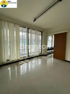 255. Jual Ruko Gandeng 3 di Metro Pondok Indah – Lokasi Strategis