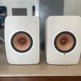 KEF LS50 W2 + KC62 subwoofer