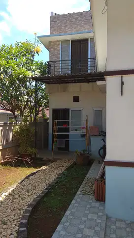Dijual rumah rapi 1,5 lt di Regency Melati Mas lt.159m hanya 1,750 M