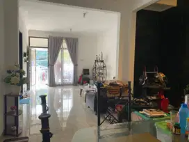 Dijual rumah siap huni lt.112m di Villa Melati Mas hg 1,350 M