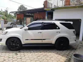 Toyota fortuner vnt trd 2013 A/T, Putih