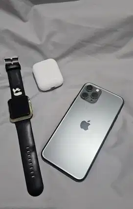 Air Pods Gen 1 - second