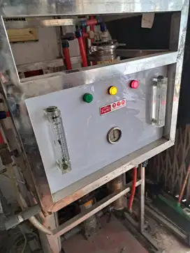 Depot air R.O merk fujiro kapasitas 4000gdp dan motor roda 3 merk viar