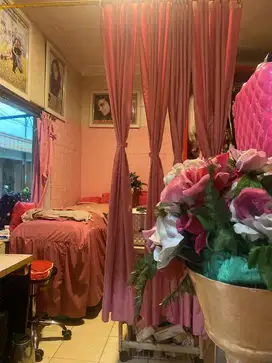 Di cari karywan wanita asisten salon