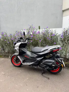 Jual Aprilia SR GT 200 Low KM, Tangan Pertama