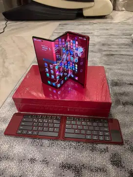 Huawei MATE XT ULTIMATE triple folding phone