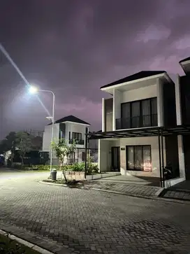 PANDANARAN AVENUE TEMBALANG