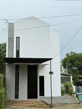 Di Jual Rumah Minimalis Cluster Cinere dekat Tol Desari