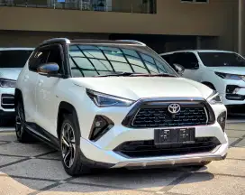 TOYOTA YARIS CROSS HYBRID EV GR SPORT TSS 2023 PUTIH MUTIARA