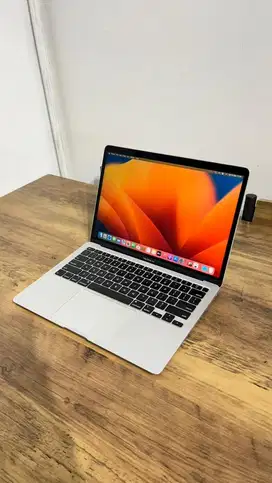MacBook Air 2020 8/128 i3