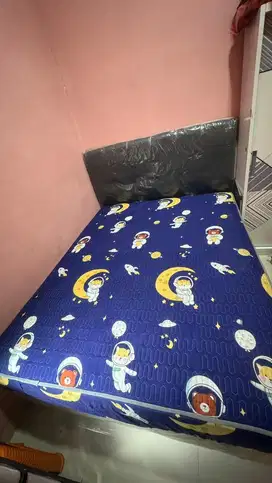 Dipan + spring bed