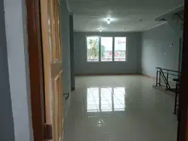Jual Ruko Komersial Kawasan Padat di Harapan Indah Siap Pakai