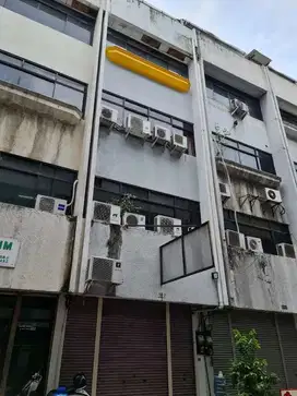 Ruko dekat fasum di pusat jkt siap huni