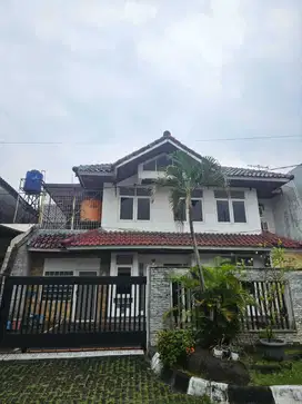 Disewakan Rumah Kamar 4 Semi Furnish di Pulau Putri Modernland