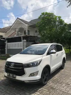 Inova Venturer 2020 Diesel Tangan pertama