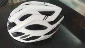 Helm sepeda masih bagus