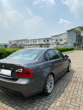 Dijual BMW E90 320i 2006