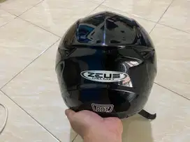 Helm Zeus 811 warna Black Glossy