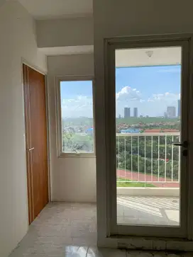Puncak CBD 2BR Lantai Rendah View City