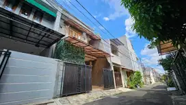 Rumah lokasi strategis di Komplek Abadi Duren Sawit Jakarta