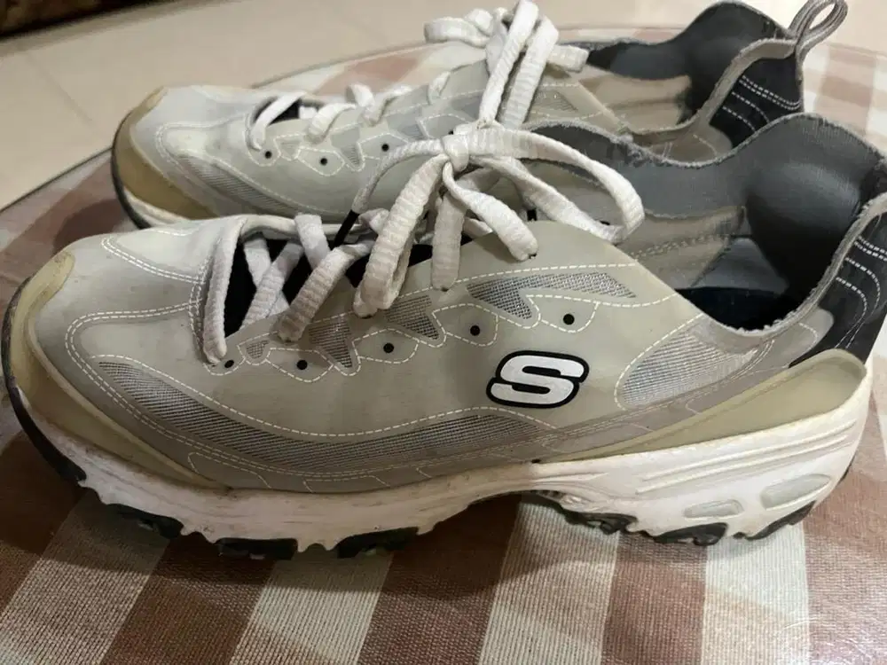 sepatu skechers original