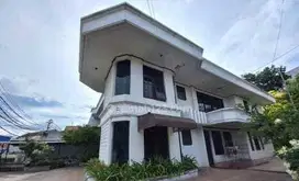 DIJUAL CEPAT RUMAH COCOK DIJADIKAN KOSAN.LOKASI SAYAP STIABUDI