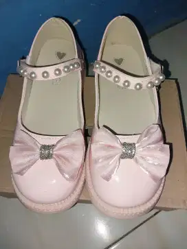 Sepatu anak GRATIS