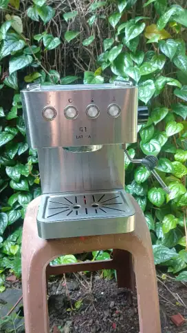 Mesin Espresso Second Latina