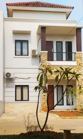 kolam Renang samping rumah sebelah pintu tol