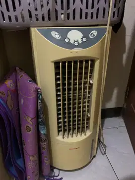 Air Conditioner / Kipas Angis merk Honeywell