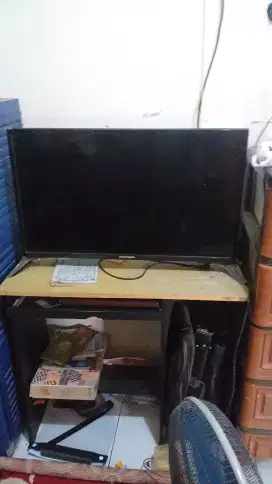 Di jual tv digital polytron 32in  lokasi bsd