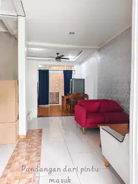 Rumah Menarik dan Semi Furnished Siap Huni di Metland Menteng Cakung
