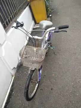 Judul sepeda perempuan bekas wimcycle