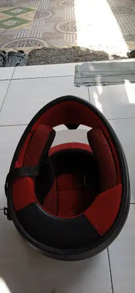 Helm masih bagus dan baru