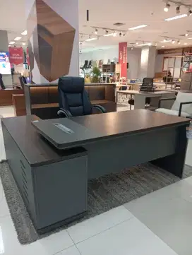 Cicilan meja kantor