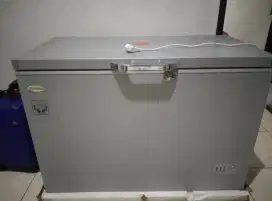 Freezer merk sansio 333 liter