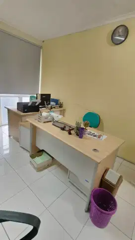 Meja kantor ukuran 120X60