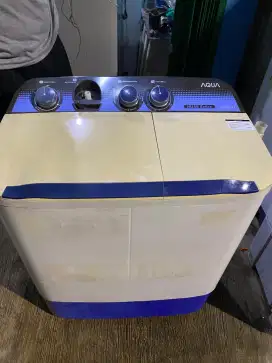 Mesin cuci merk aqua
