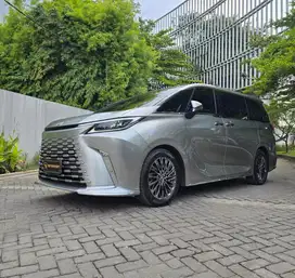 (KM: 500 Perak) TDP: 0 Lexus LM350h 2024 low km lm350 lm 350