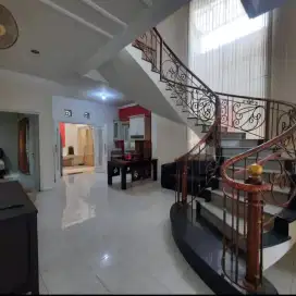 Disewakan Rumah di Tenggilis Utara