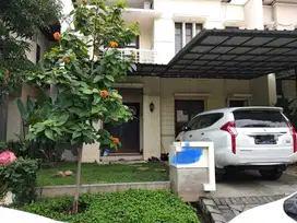 JUAL RUMAH ROYAL RESIDENCE KENSINGTON SEMI FURNISH 2 LANTAI BAGUS SHM