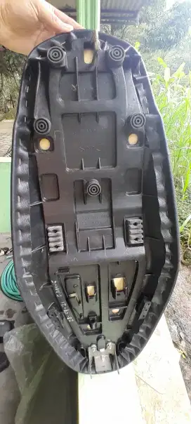 Jok Motor Vega R