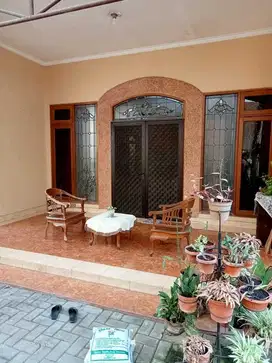 JUAL RUMAH GAYUNGSARI BARAT SHM IMB LENGKAP ROW JALAN 3 MOBIL LUAS