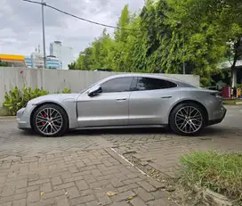 (TDP:350JT) Porsche Taycan 4s Turbo low km 4 s