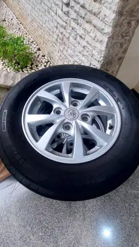 Velg All New Avanza Original 2014 Ban Falken 185/70/14 Masih Tebal