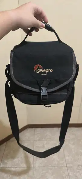 Tas kamera merek lowepro nova 1