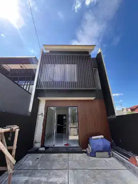 DIJUAL RUMAH JATIASIH MODERN 2 LANTAI BEBAS BANJIR SHM TANAH LUAS