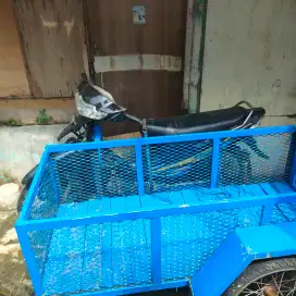 Motor becak masih mulus